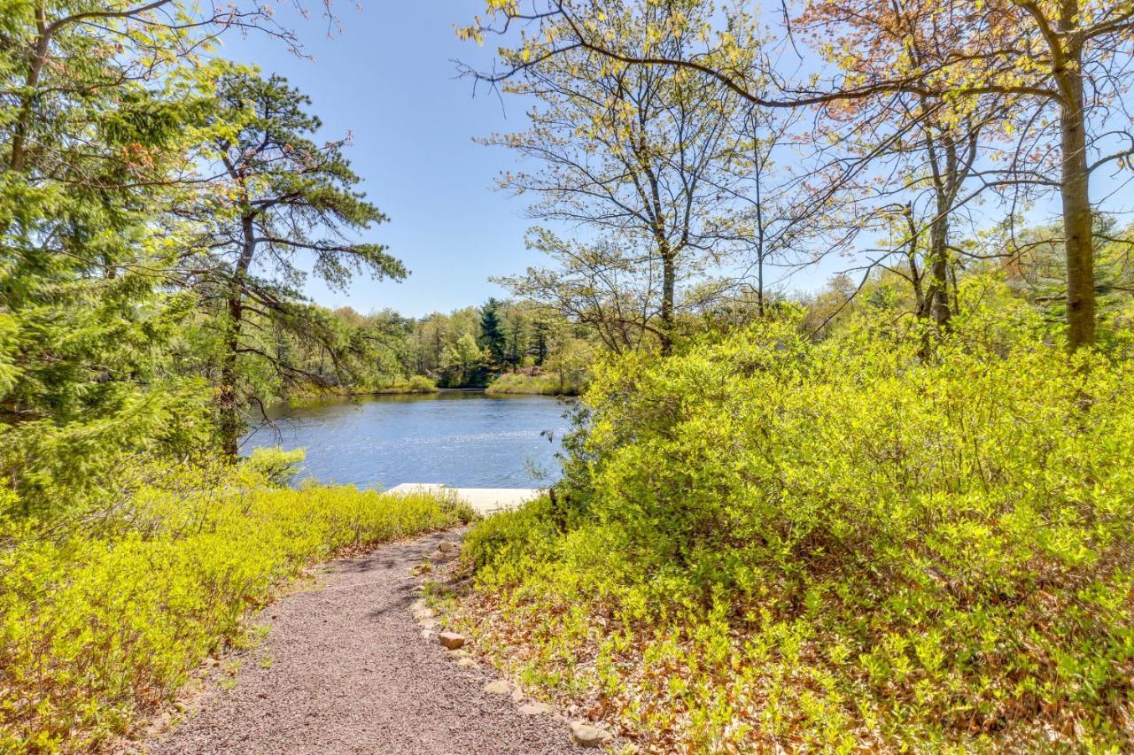 Lakefront Poconos Vacation Rental With Swim Dock! Long Pond Exterior foto